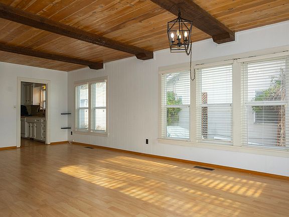 5th image of 614 Lane St