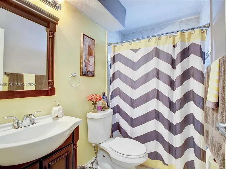 2330 NW 81st Ave — Photo 5