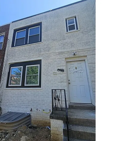 408 Chaplin St SE #3 — Photo 2