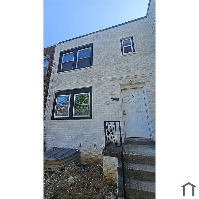 Building Photo - 408 Chaplin St SE #3