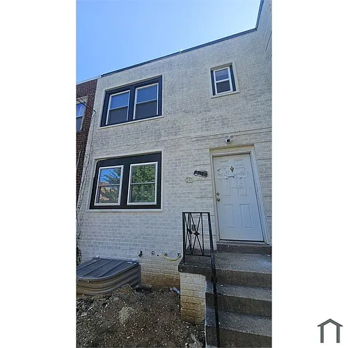 408 Chaplin St SE #4 Photo 1