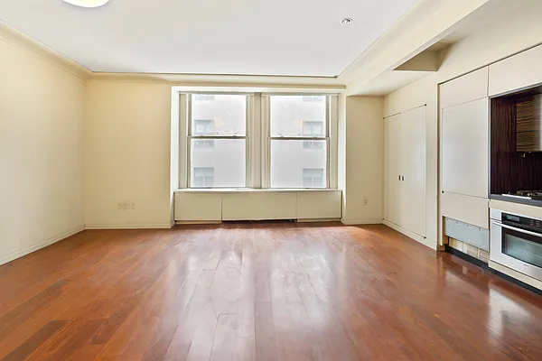 Sold by Manhattan Network Inc. | media 8