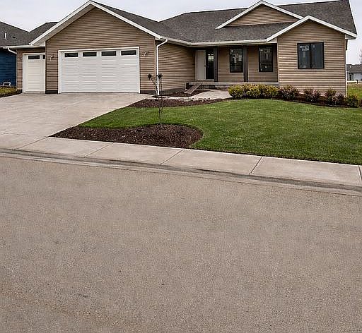 1st image of 616 Collins Rd