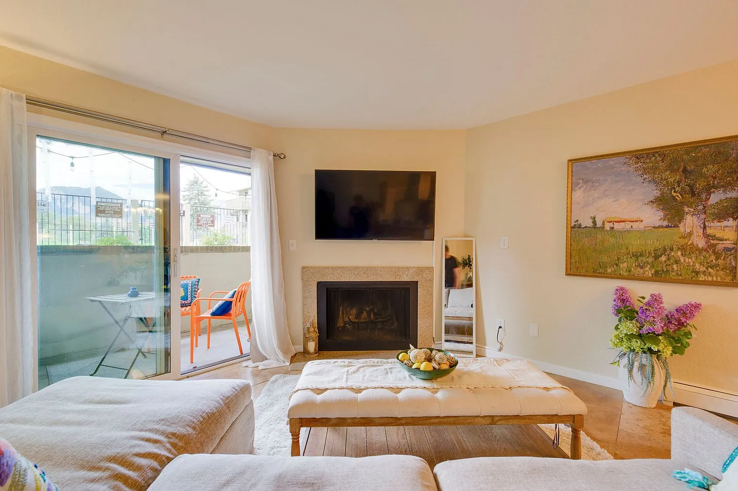 2 bed, 2.0 bath, 893 sqft, $3,225 — Photo 1