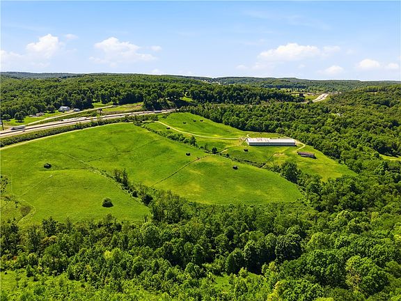 4th image of 260 Mountain Trails Ln