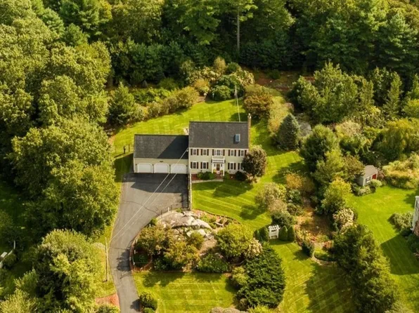 15 Reservoir St, Norton, MA 02766