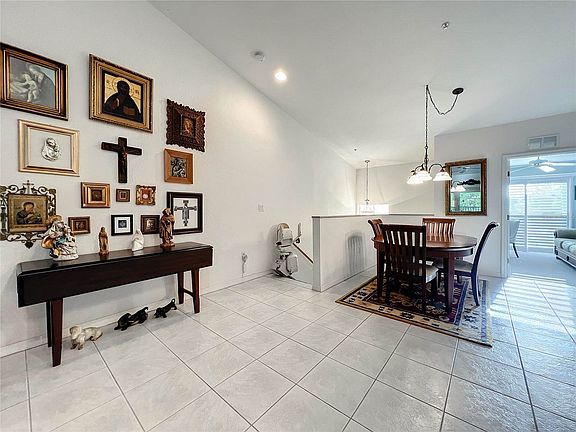 3rd image of 7229 Fountain Palm Cir #3