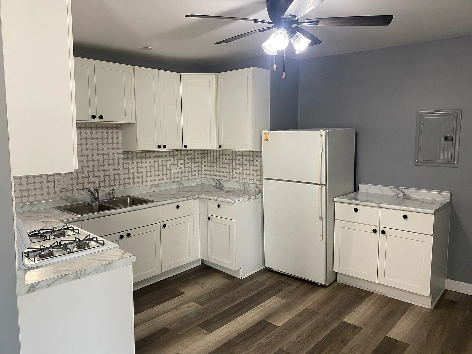 15223 Turlington Ave — Photo 4