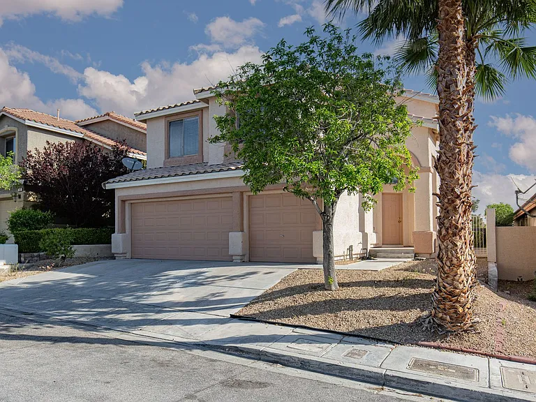 408 Madison Taylor Pl — Photo 3