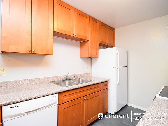 3rd image of 247 N Capitol Ave Unit 215