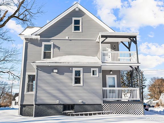 3rd image of 220 Deerfield Road