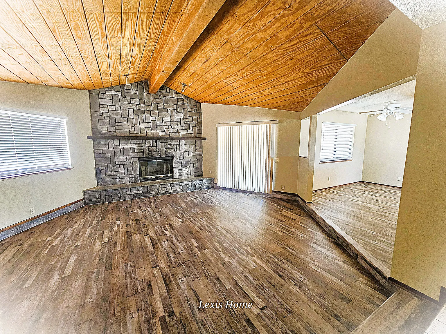 3 bed, 2008 sqft, $2,325 — Photo 3