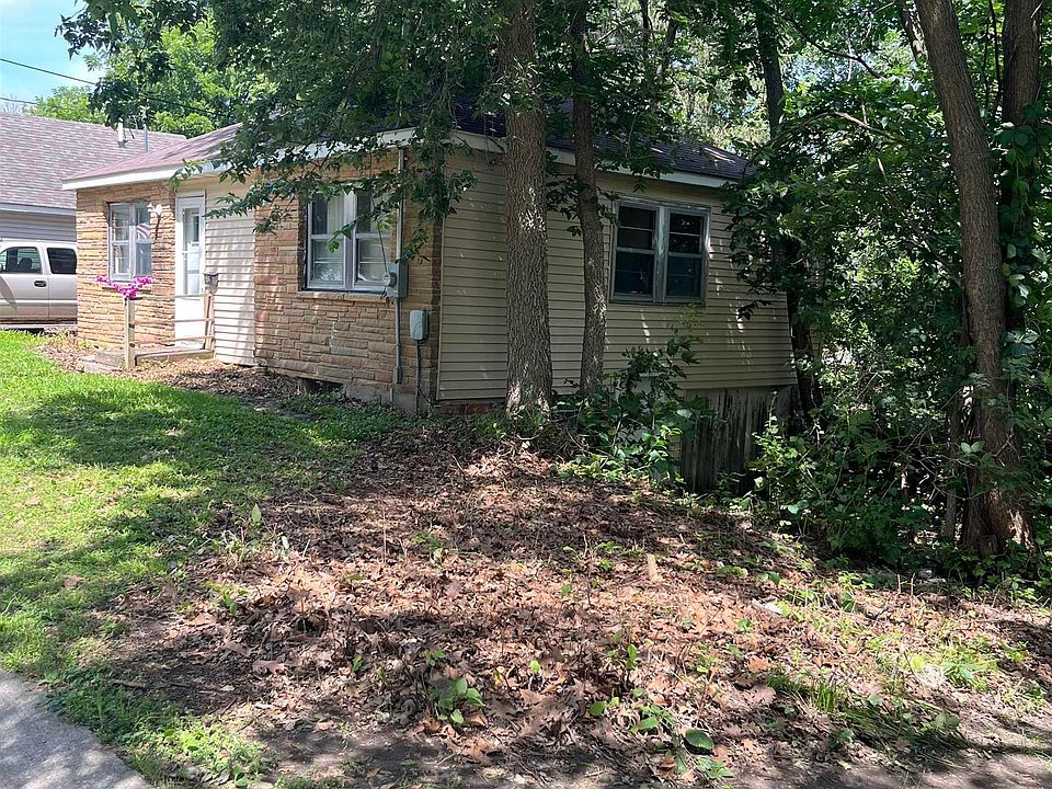 2nd image of 204 Wesley Dr