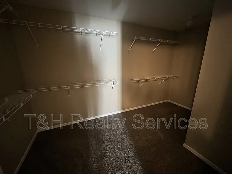 1422 Dowell St — Photo 22