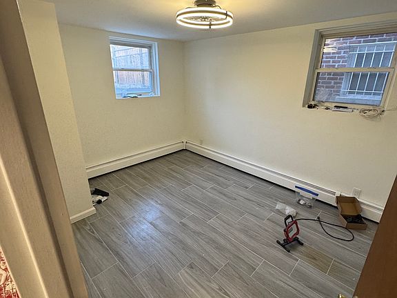 3rd image of 1149 Neill Ave Floor 2