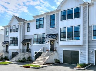 89 Brentwood Cir, Danbury, CT 06810