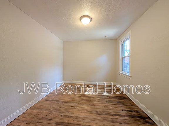 5th image of 44 W 55th St