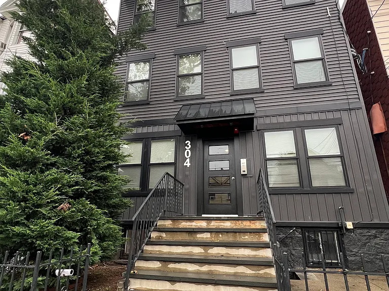 304 Ege Ave #2 — Photo 1
