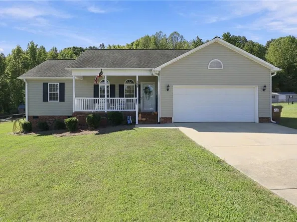 398 Golden Rod Ln, Lexington, NC 27295