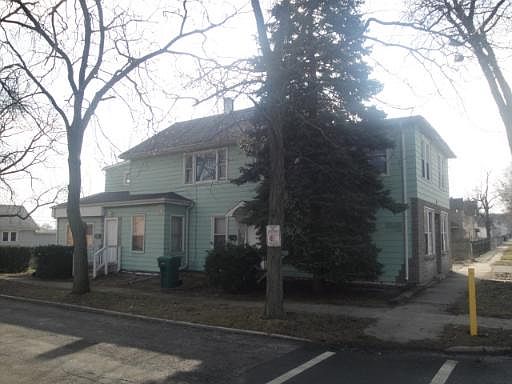 4th image of 674 N Broadway St