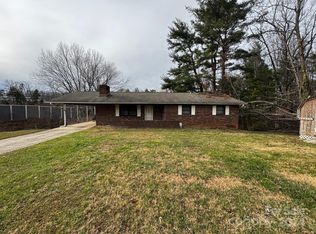 36 Pine Ln, Asheville, NC 28806