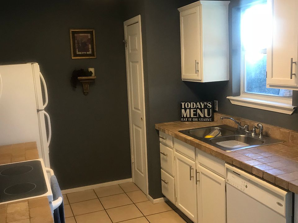 1st image of 3809 Duke Ln