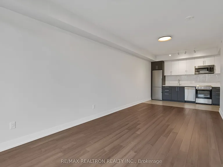 2525 Bathurst St #310 — Photo 14