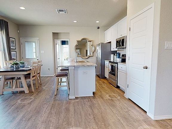 5th image of 5636 Barretts Trace Blvd