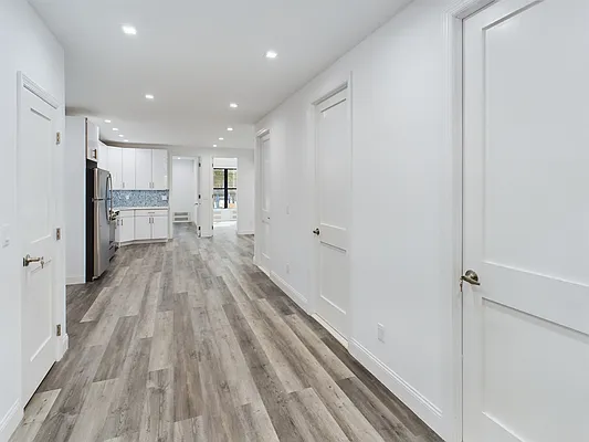 Rented by Bouklis Group | media 19