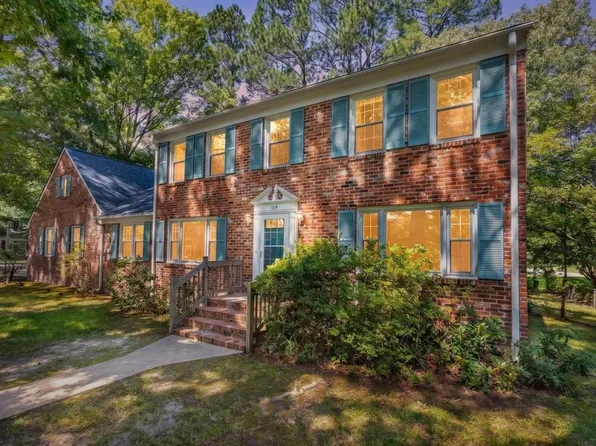 109 Rowe Dr, Poquoson, VA 23662