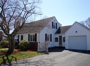 68 Brookfield Dr, Cranston, RI 02920