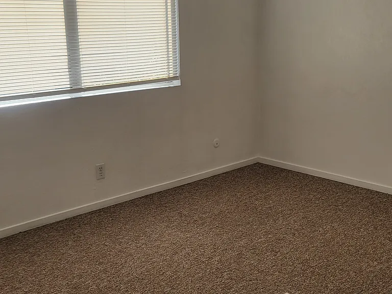 1533 El Tigre Ct #G — Photo 10
