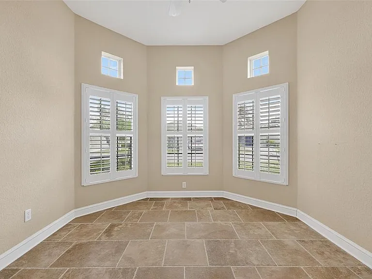 1039 Emerald Dunes Dr — Photo 44
