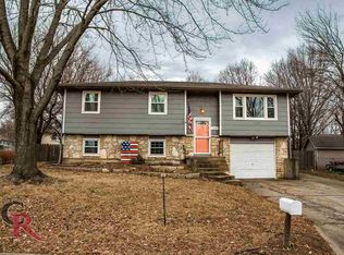 1509 Lilac Ln, Wamego, KS 66547