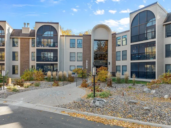 9550 Collegeview Rd APT 217, Bloomington, MN 55437