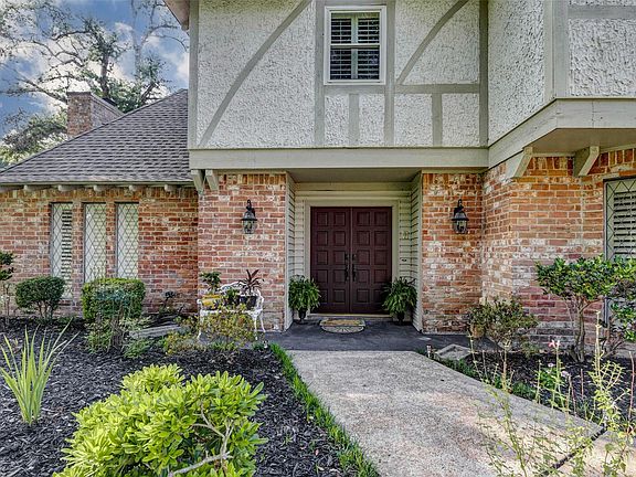 3rd image of 6710 Falling Waters Dr