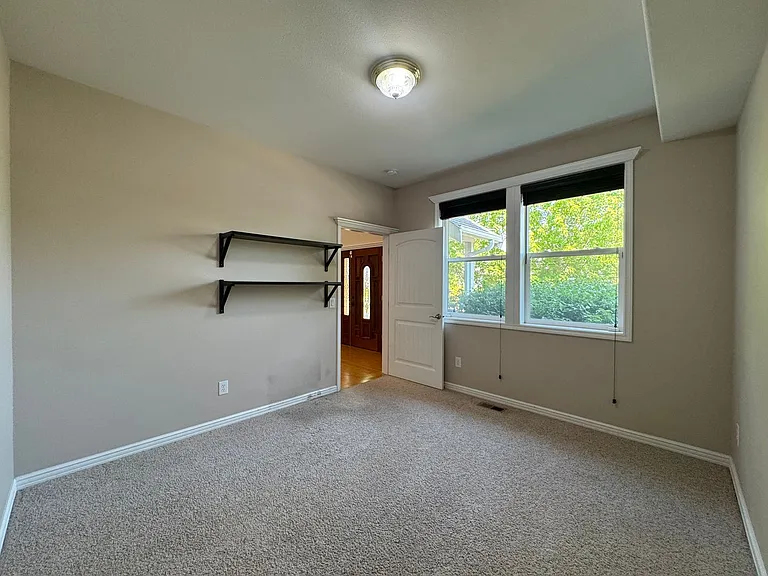 4467 Castlerock Dr — Photo 10