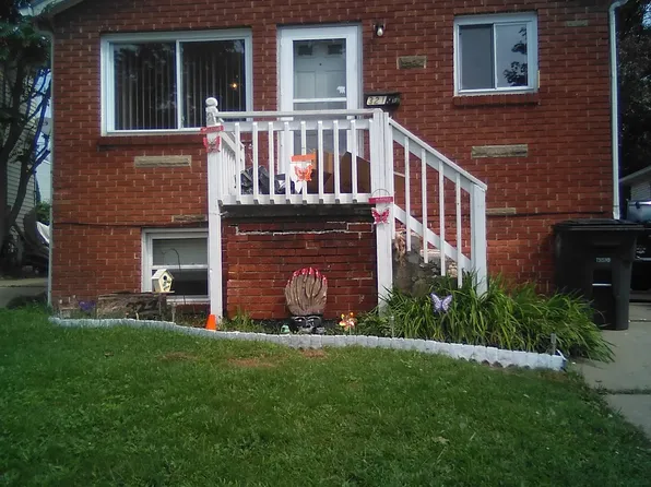 321 Bender Ave, Akron, OH 44312