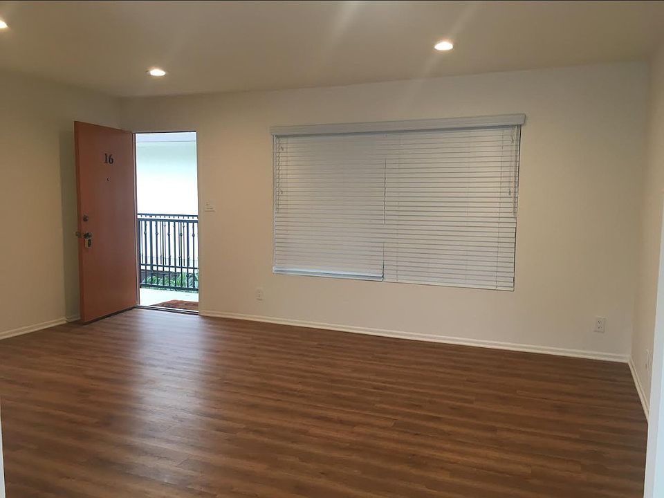 Living Room to Courtyard exit