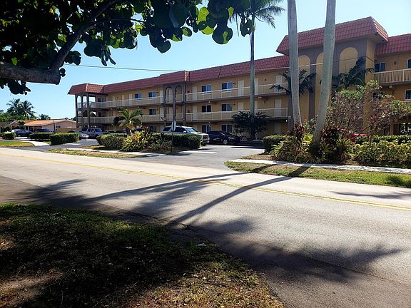 2nd image of 1400 NE 56th St APT 211