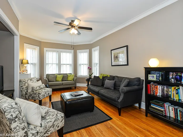 1009 Greenleaf St #1W — Photo 2