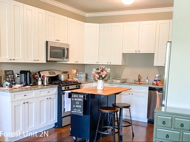 913 Forest Ave. — Photo 2