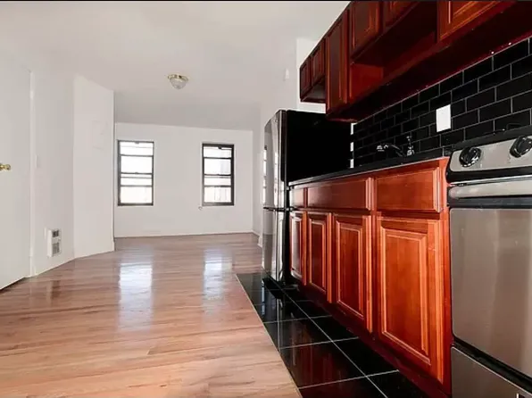 95 Orchard Street image 1 of 8
