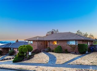 4014 SW Henderson St, Seattle, WA 98136