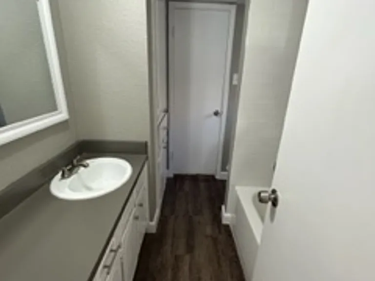 400 Donnell Dr — Photo 15