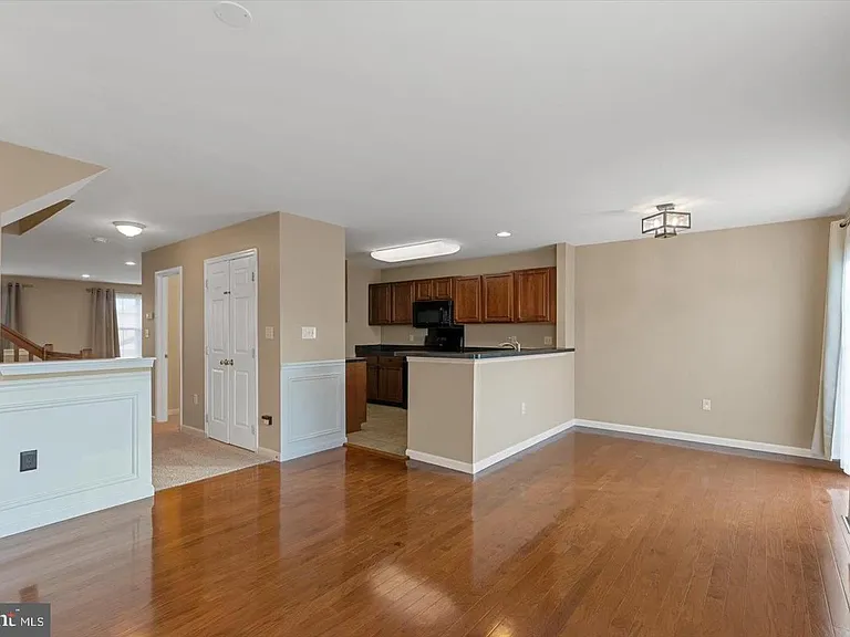 233 Thrush Dr — Photo 10