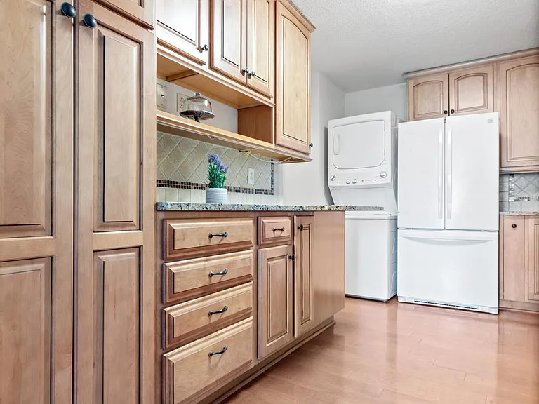 8360 Greensboro Dr #721 — Photo 2