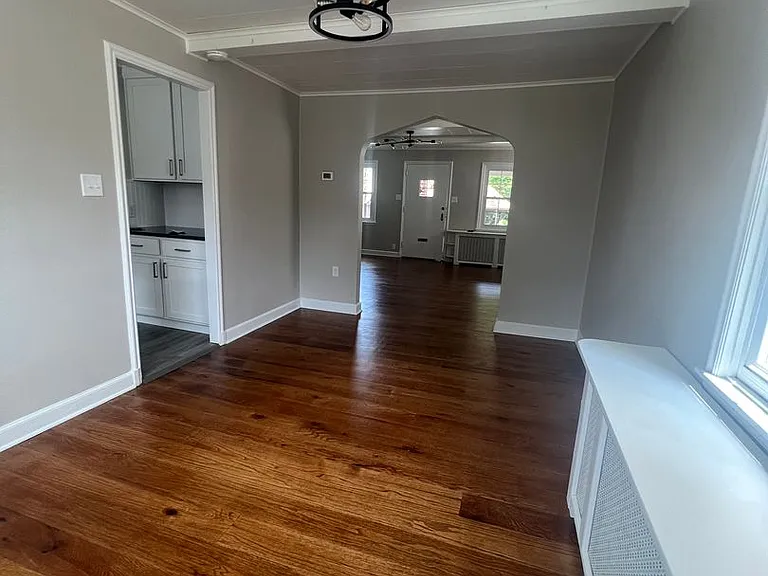 110 Hollywood Ave — Photo 6