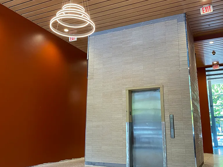 Castle Square Apartments — Photo 7