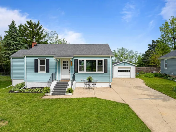 3151 E Barry DRIVE, Lake Geneva, WI 53147